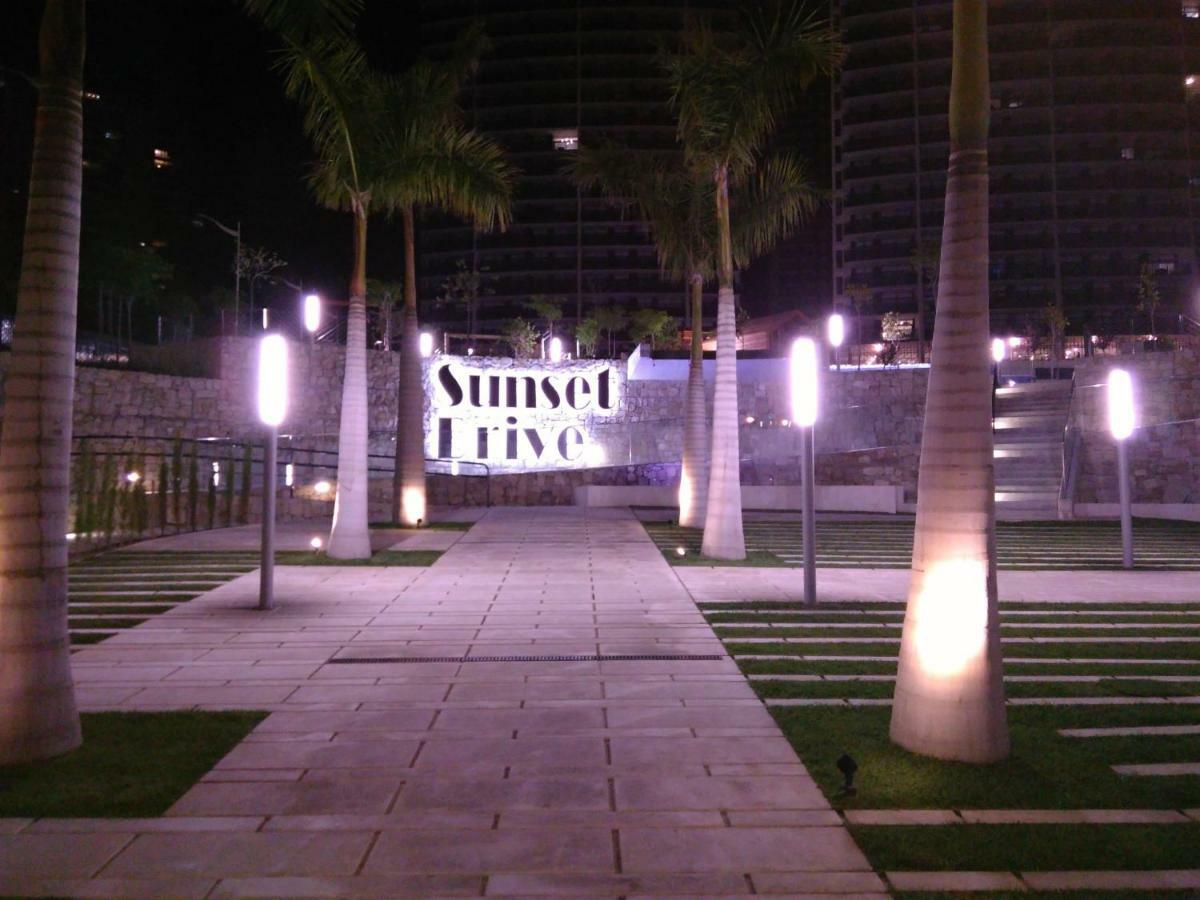 Апартаменты Sunset Drive Exclusive - Бенидорм Экстерьер фото